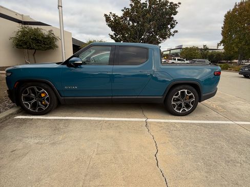 Used 2022 Rivian R1T Launch Edition image 5