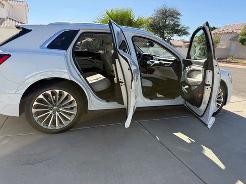 Used 2019 Audi e-tron Prestige w/ Prestige Package image 26