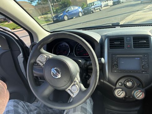 Used 2012 Nissan Versa SL w/ SL Tech Pkg image 11