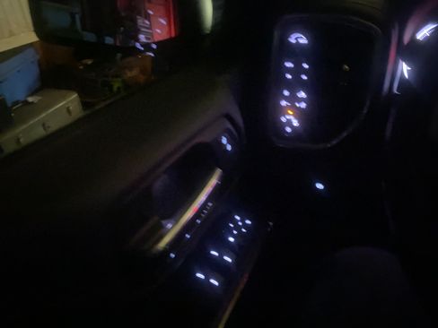 Used 2020 Chevrolet Silverado 1500 RST image 22