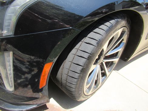 Used 2016 Cadillac CTS V w/ Luxury Package RWD image 4