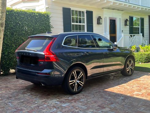 Used 2019 Volvo XC60 T5 Momentum w/ Premium Package image 16