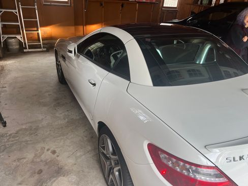 Used 2013 Mercedes-Benz SLK 250 image 11