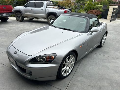 Used 2005 Honda S2000 image 2