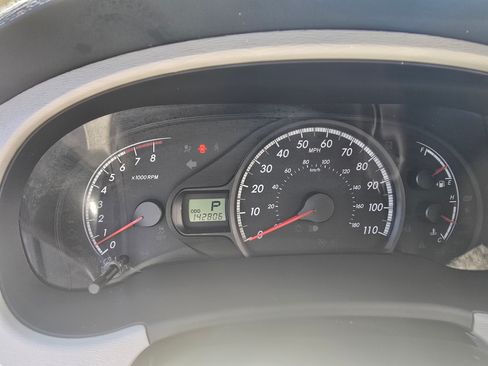 Used 2014 Toyota Sienna LE image 6