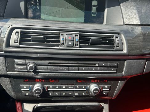 Used 2013 BMW M5 image 18