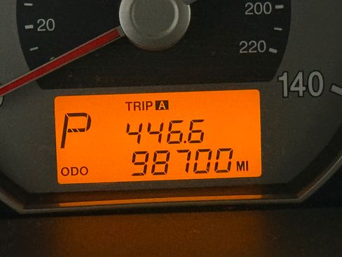 Used 2007 Kia Rondo LX image 8