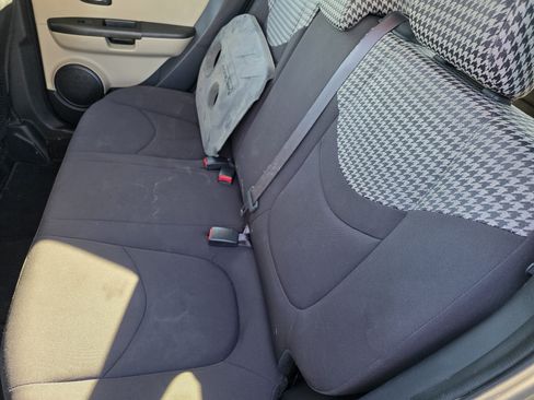Used 2013 Kia Soul ! image 7