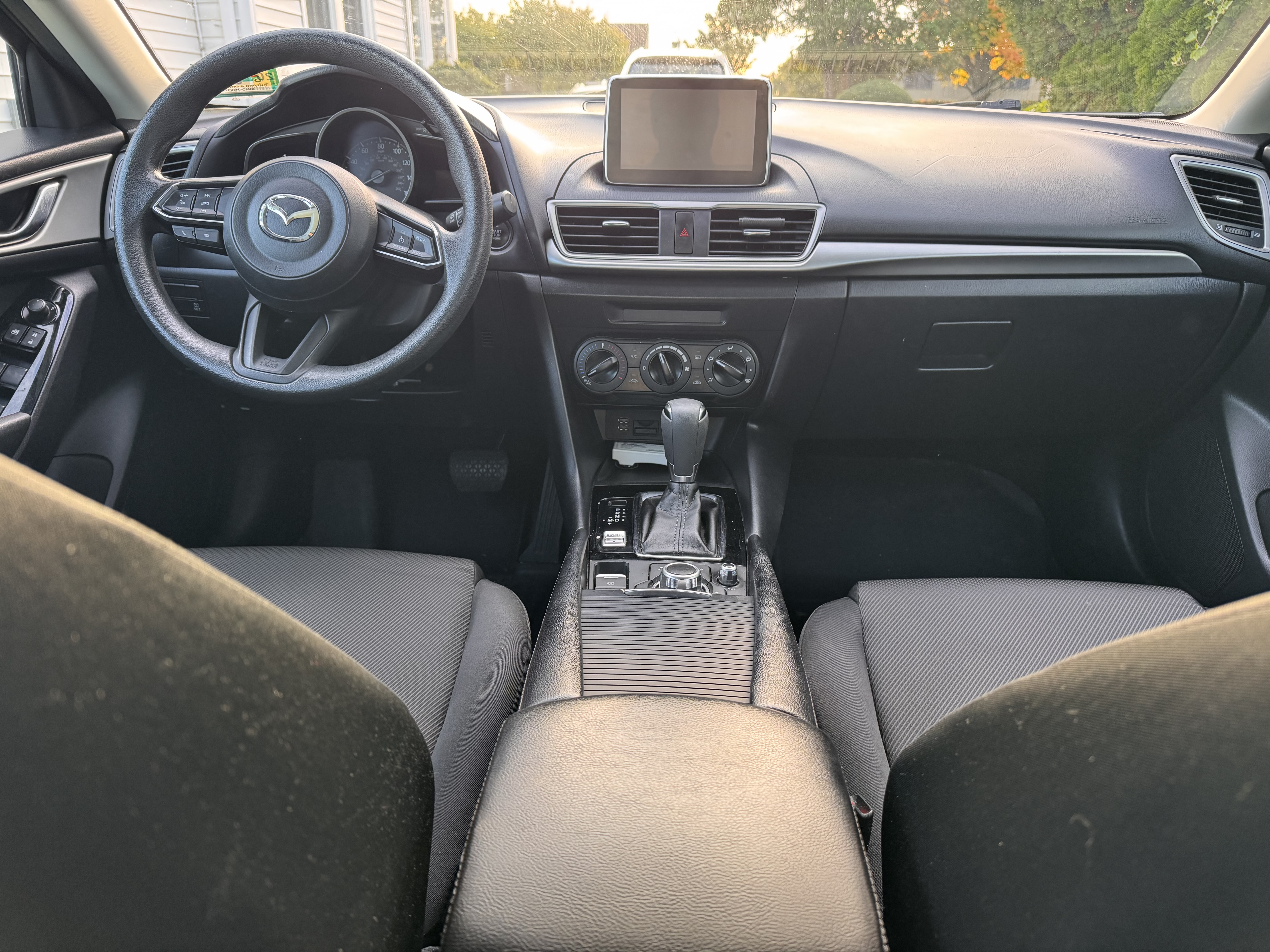 Used 2017 MAZDA MAZDA3 Sport FWD image 11