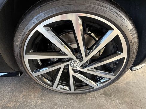 Used 2018 Volkswagen Golf 4-Door image 10