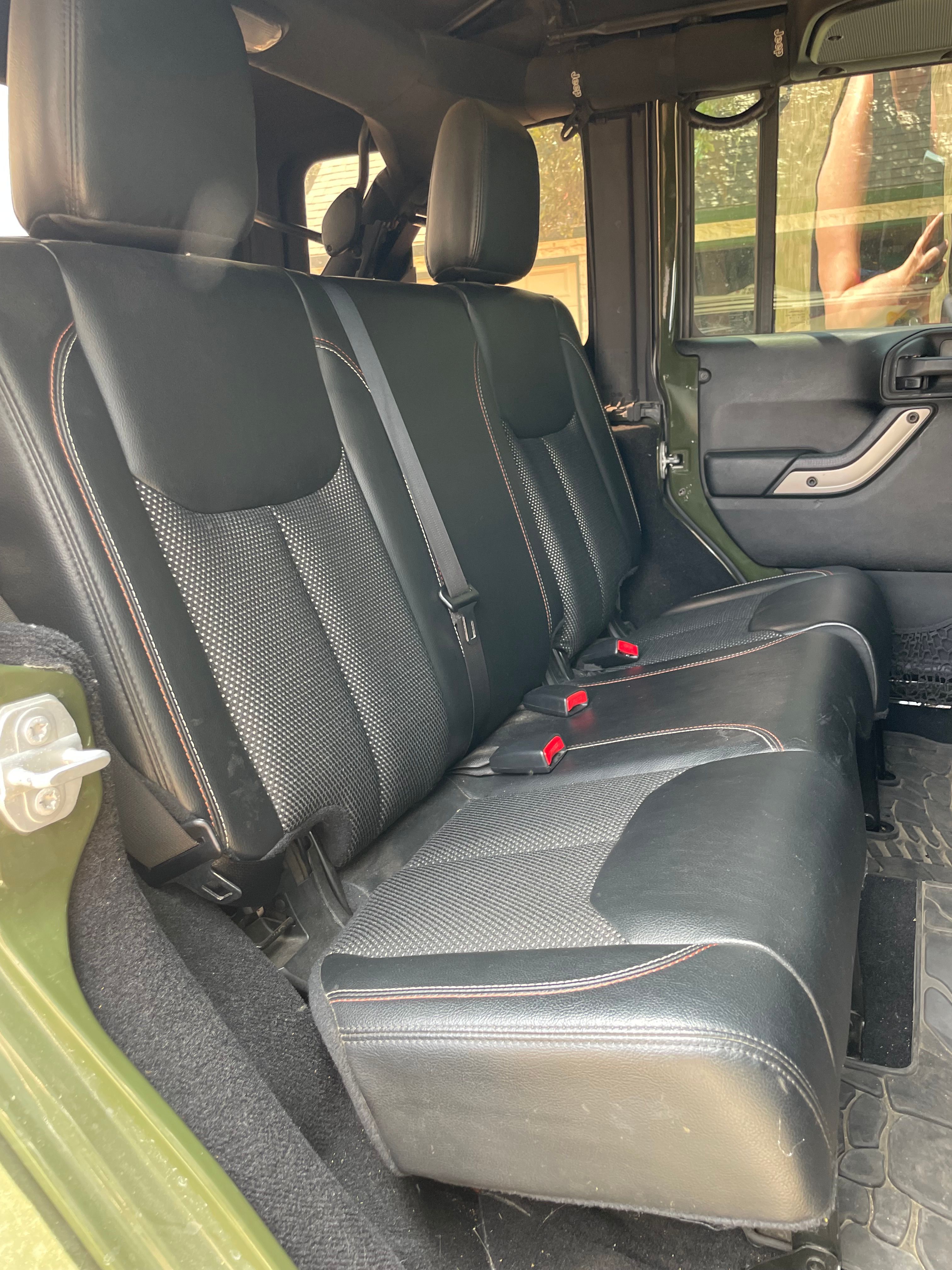 Used 2016 Jeep Wrangler Unlimited Sahara AWD/4WD image 18