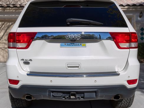 Used 2012 Jeep Grand Cherokee Overland image 8