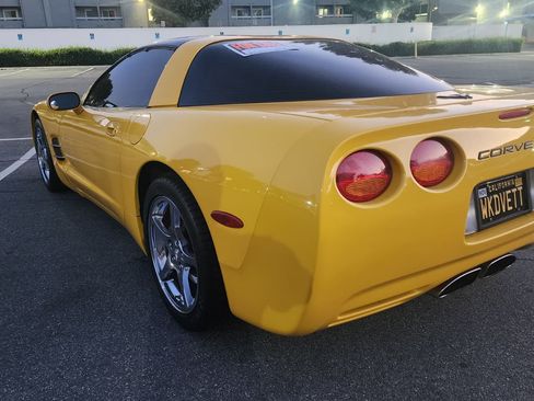 Used 2000 Chevrolet Corvette Coupe w/ Memory Pkg image 8