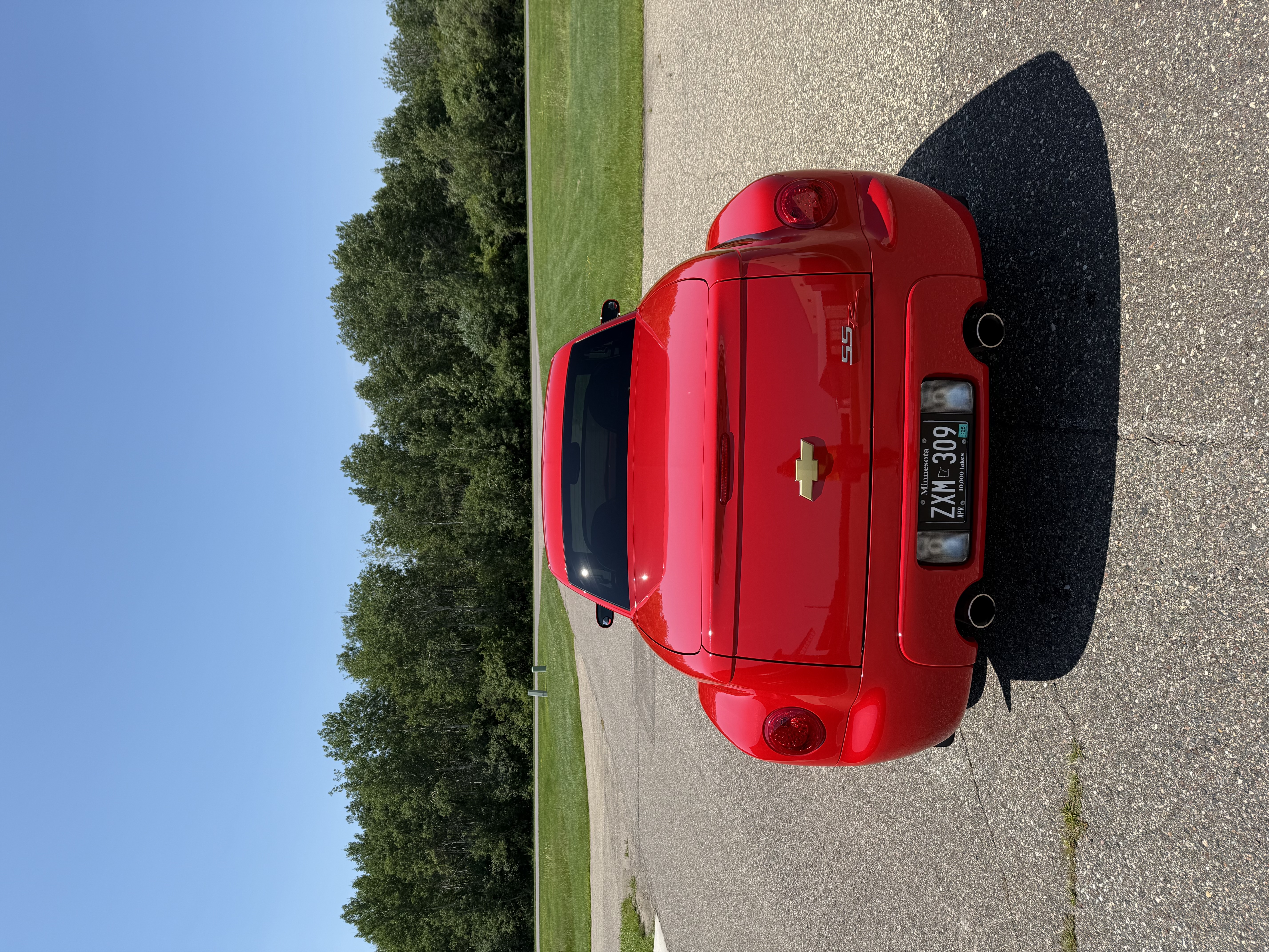 Used 2005 Chevrolet SSR w/ Preferred Equipment Group RWD image 2