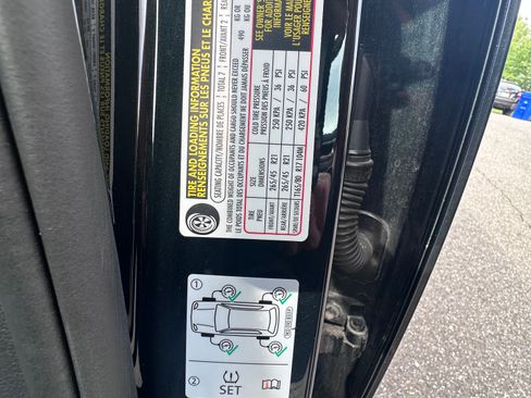 Used 2021 Volkswagen Atlas SEL R-Line image 12