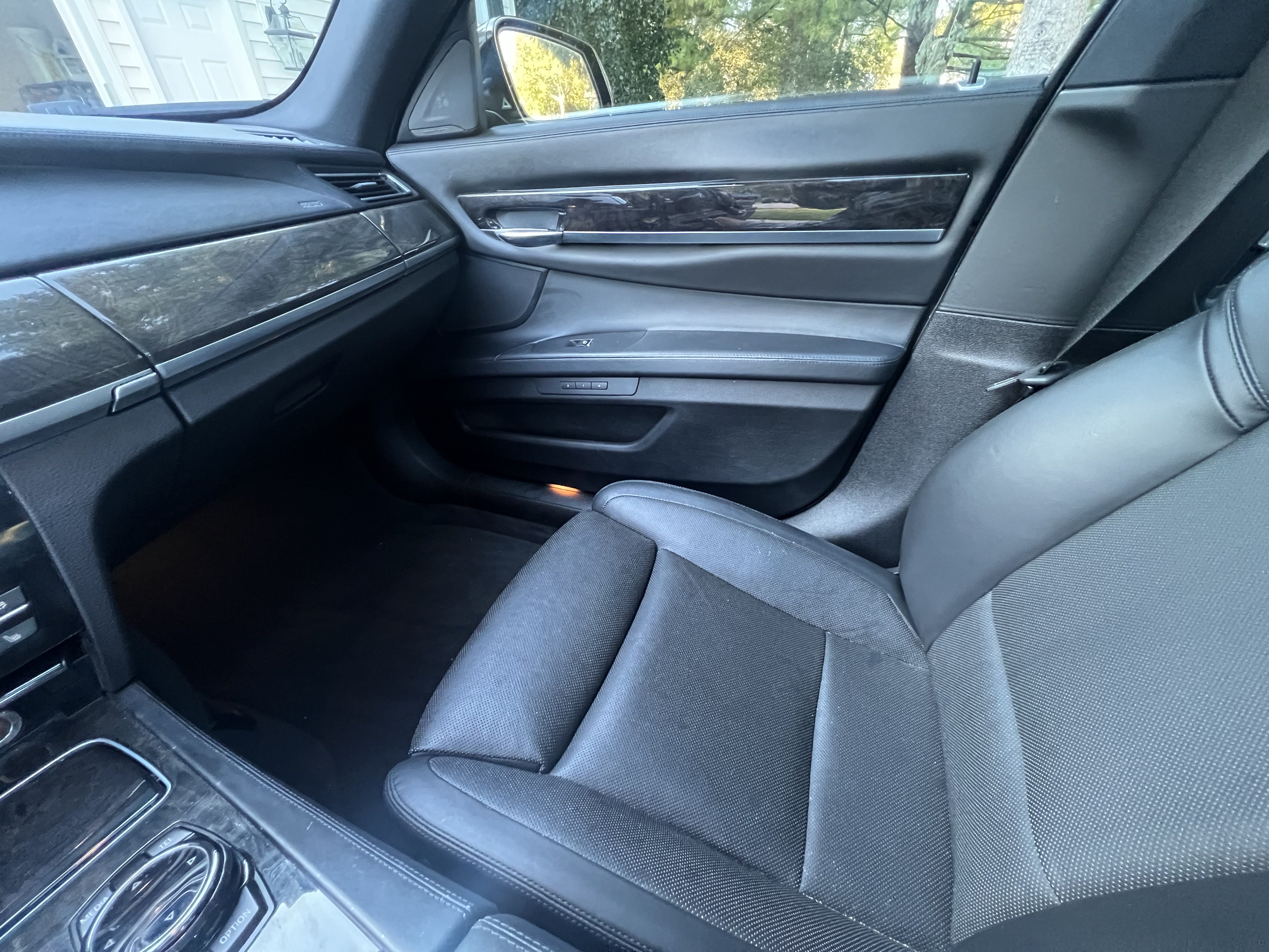 Used 2014 BMW 750Li xDrive AWD/4WD image 18