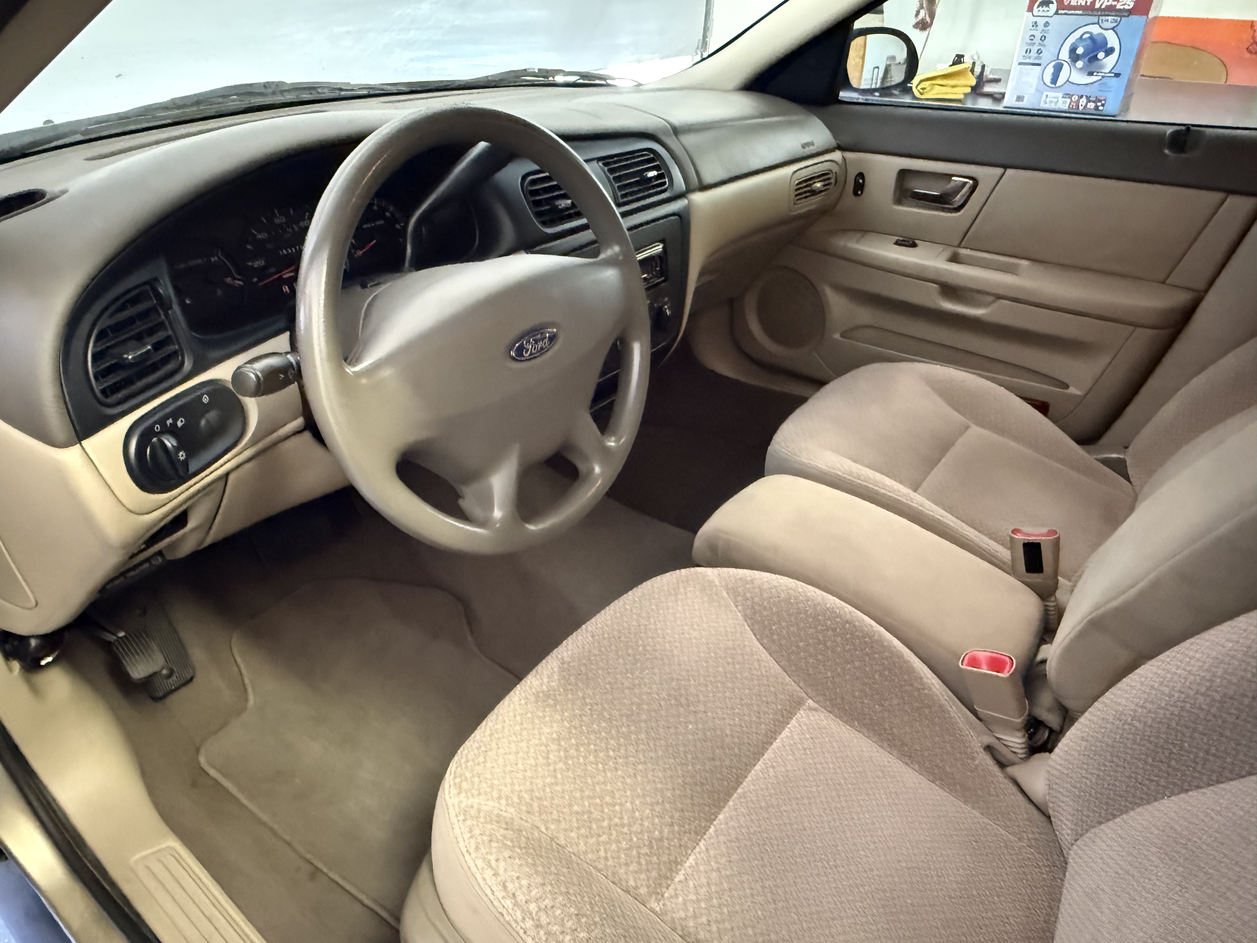 Used 2001 Ford Taurus LX FWD image 5