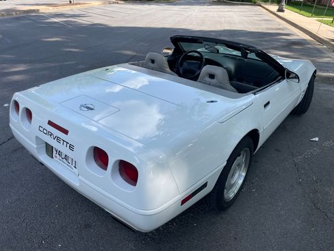 Used 1994 Chevrolet Corvette Convertible RWD image 4