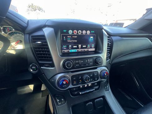 Used 2016 Chevrolet Suburban LT image 10