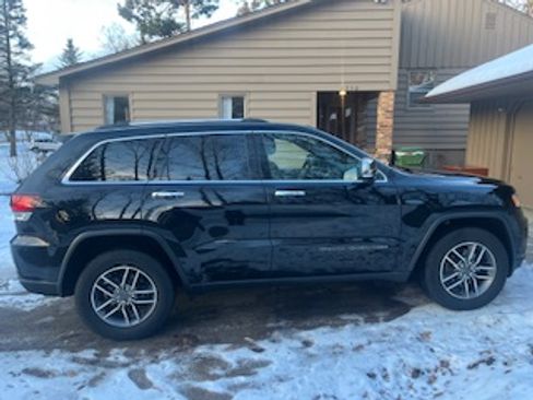 Used 2020 Jeep Grand Cherokee Limited w/ Luxury Group II image 9