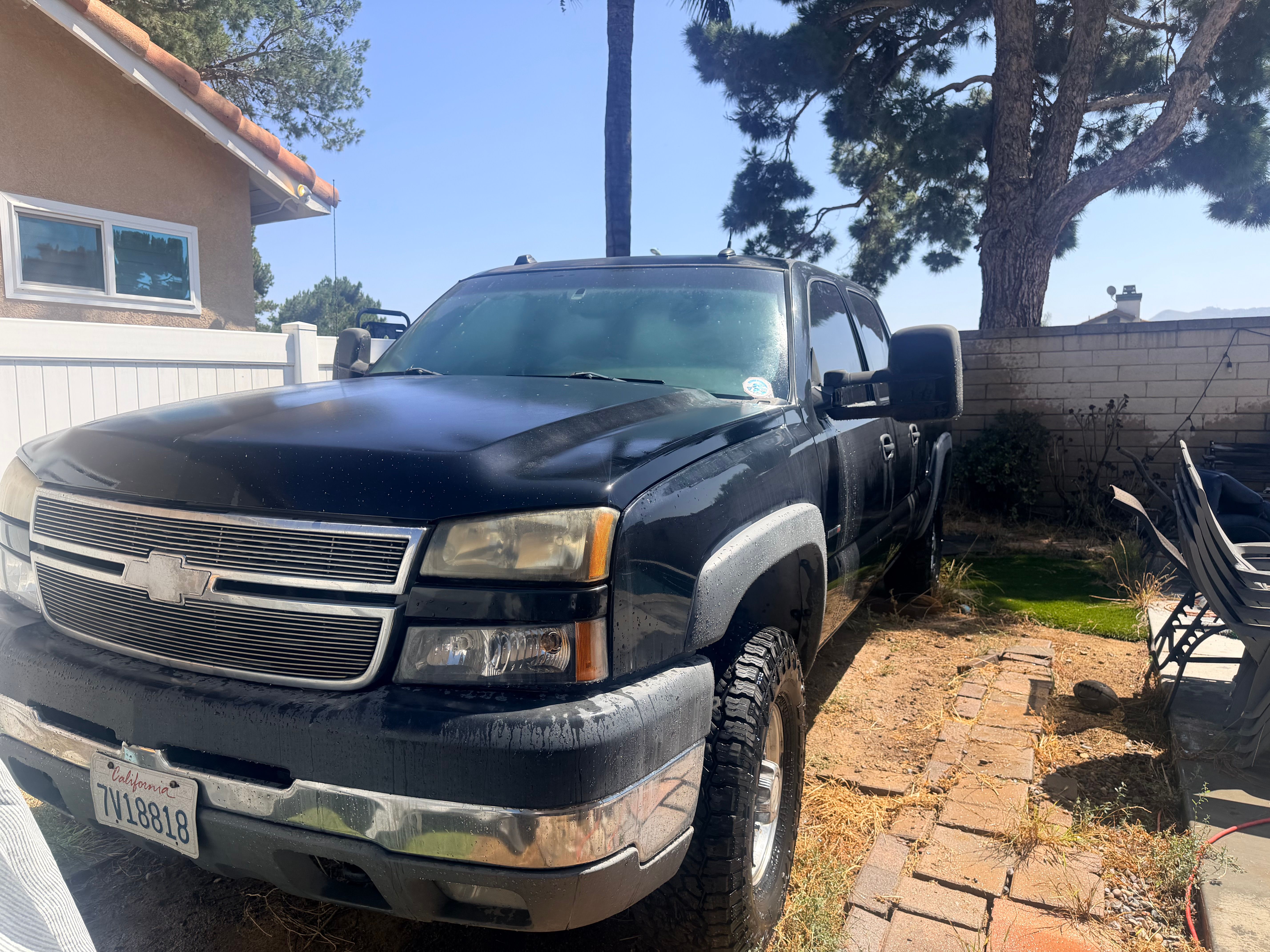 Used 2005 Chevrolet Silverado 2500 LT w/ Heavy-Duty Power Package RWD image 11