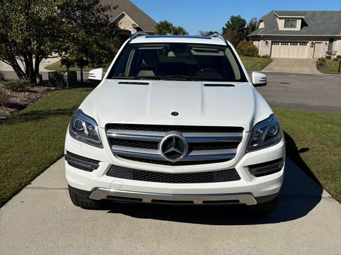 Used 2015 Mercedes-Benz GL 450 4MATIC image 2