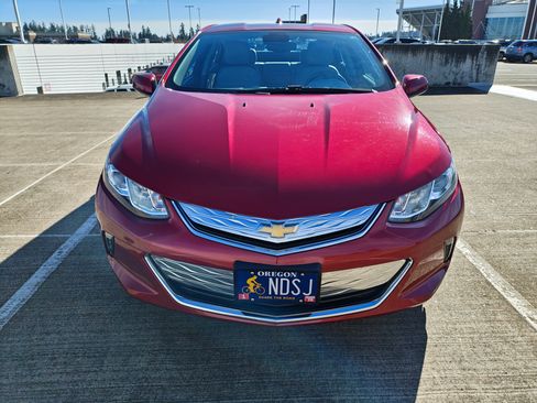 Used 2018 Chevrolet Volt LT w/ LT Driver Confidence Package image 9