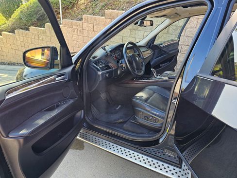 Used 2010 BMW X5 xDrive30i image 10