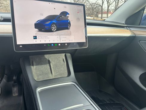Used 2023 Tesla Model Y Long Range image 10