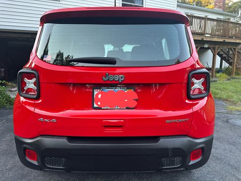 Used 2020 Jeep Renegade Sport image 2