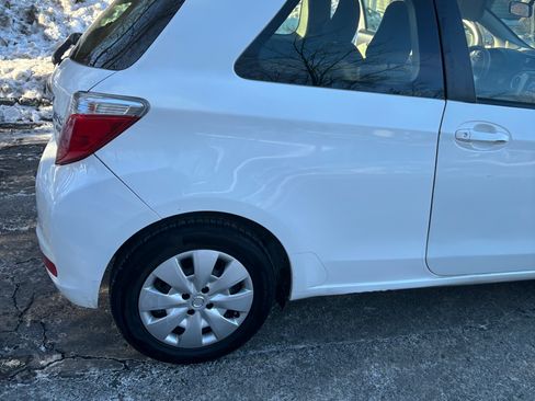 Used 2014 Toyota Yaris LE FWD image 4