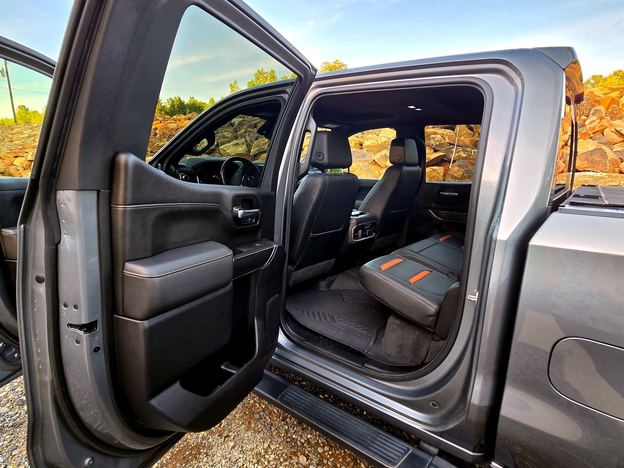 Used 2020 GMC Sierra 1500 AT4 w/ AT4 Premium Package AWD/4WD image 14