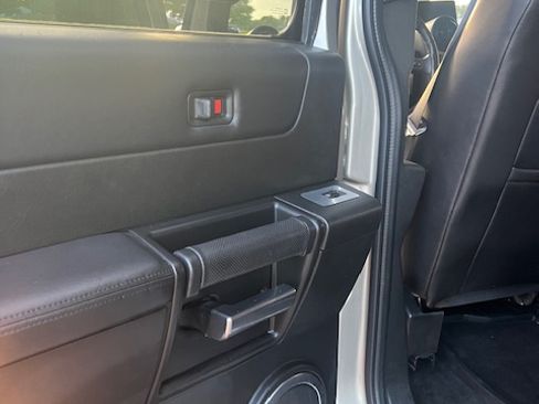 Used 2005 HUMMER H2 w/ Preferred Equipment Group image 13