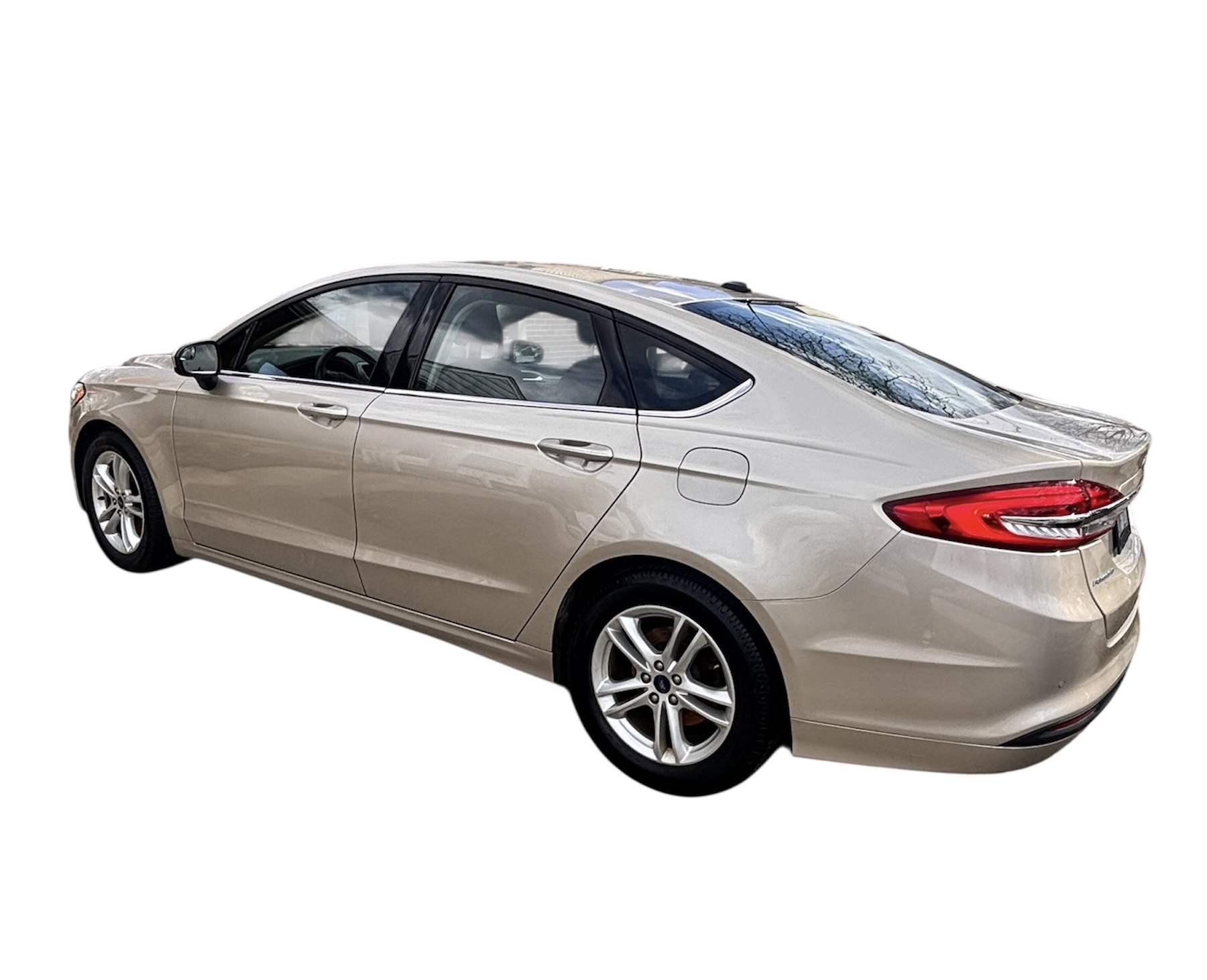 Used 2018 Ford Fusion SE w/ Fusion SE Technology Package FWD image 2