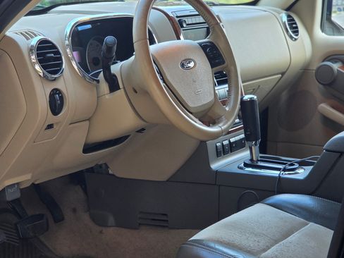 Used 2006 Ford Explorer Eddie Bauer image 11