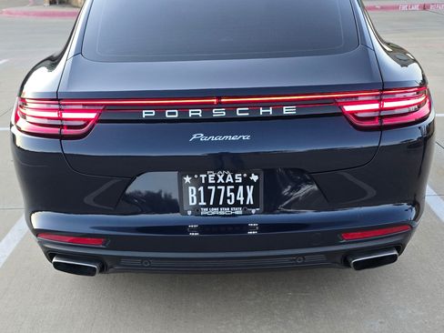 Used 2017 Porsche Panamera 4 image 12