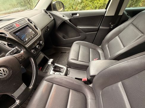Used 2010 Volkswagen Tiguan Wolfsburg Edition image 15