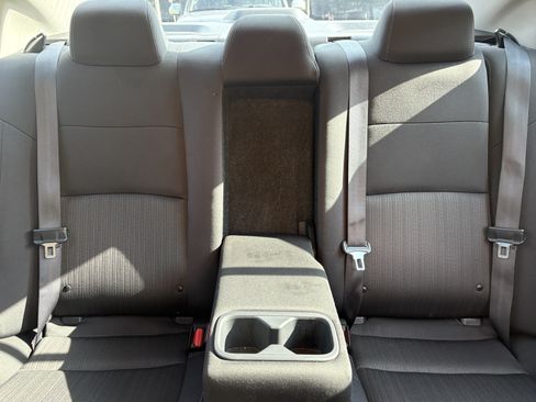 Used 2024 Nissan Altima 2.5 SV FWD image 9