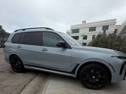 Used 2023 BMW X7 M60i w/ Executive Package image 4