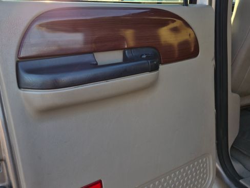 Used 2006 Ford F350 Lariat image 8