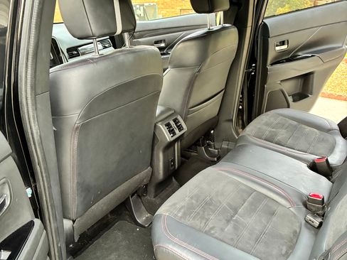 Used 2020 Mitsubishi Outlander LE FWD image 14