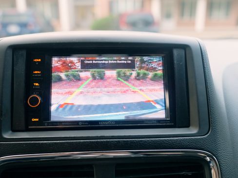 Used 2019 Dodge Grand Caravan SE image 16