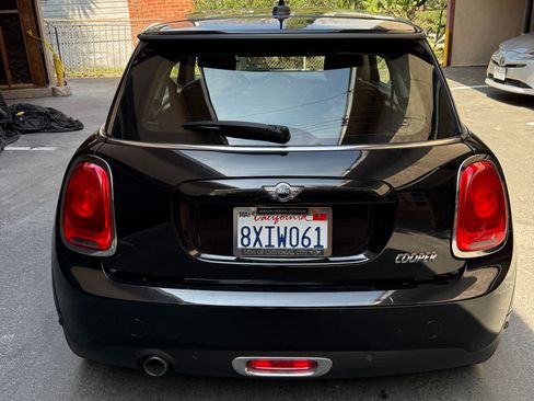 Used 2018 MINI Cooper 2-Door Hardtop image 5