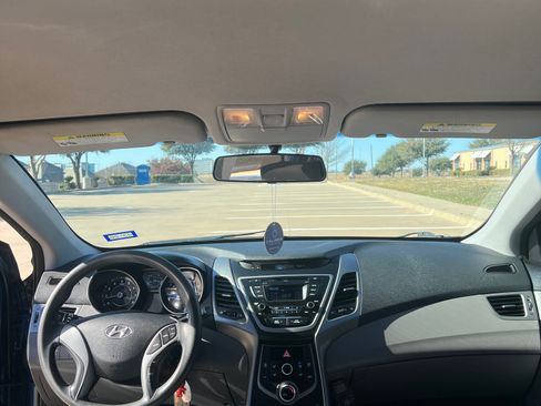 Used 2016 Hyundai Elantra SE image 16