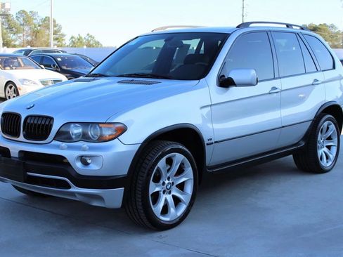 Used 2005 BMW X5 4.8is image 2