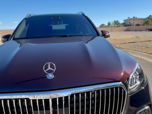 Used 2024 Mercedes-Benz Maybach GLS 600 4MATIC image 2