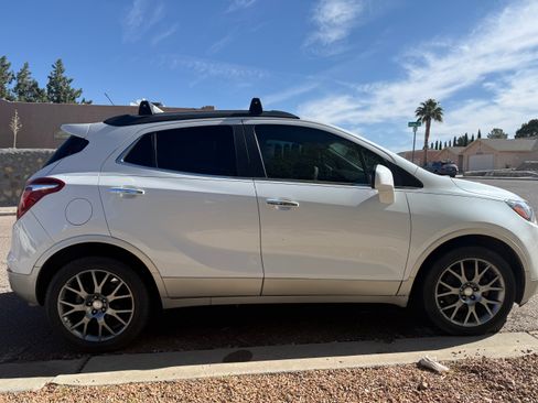 Used 2020 Buick Encore Sport Touring image 2