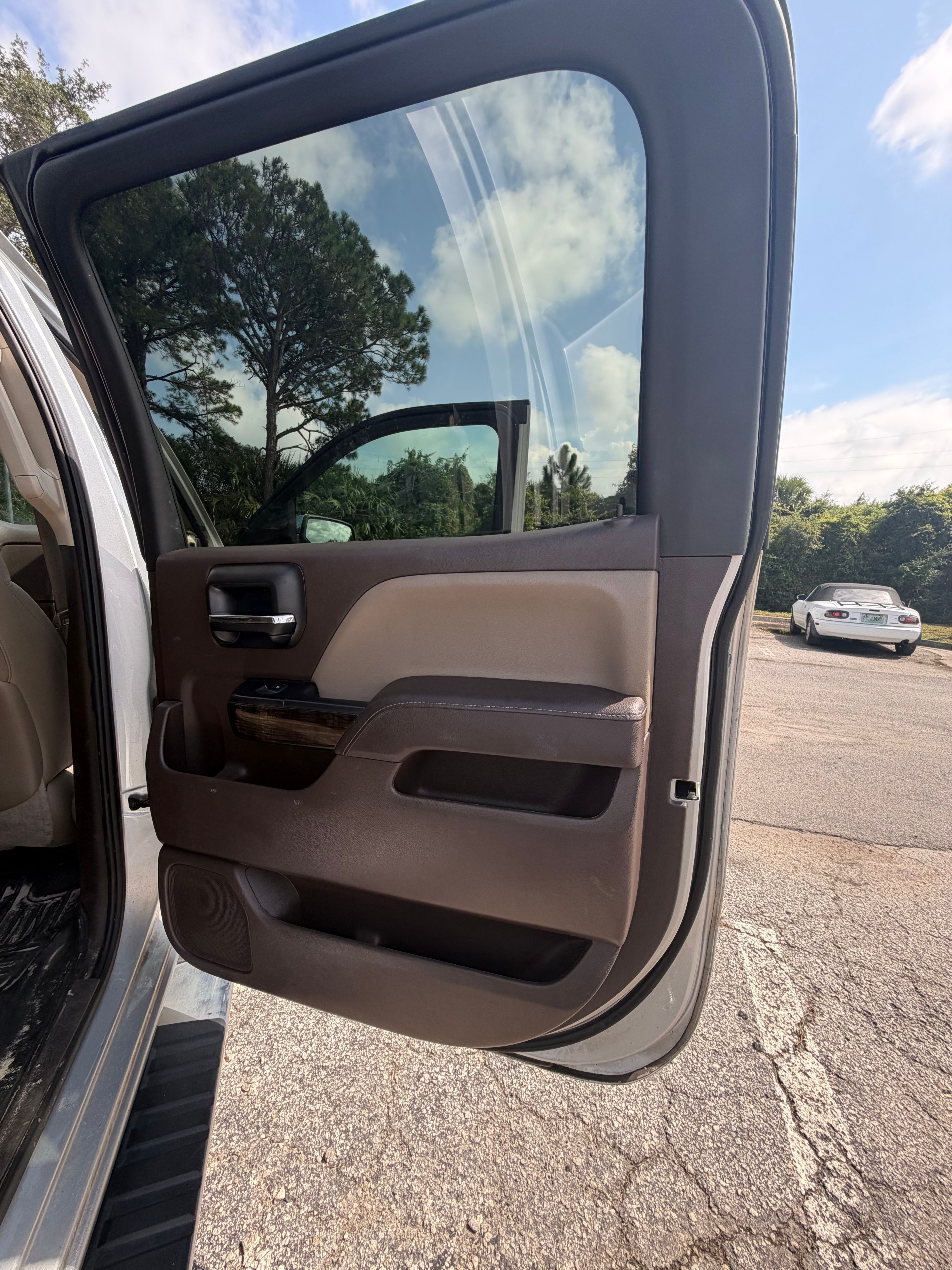 Used 2014 GMC Sierra 1500 Denali w/ Driver Alert Package AWD/4WD image 15