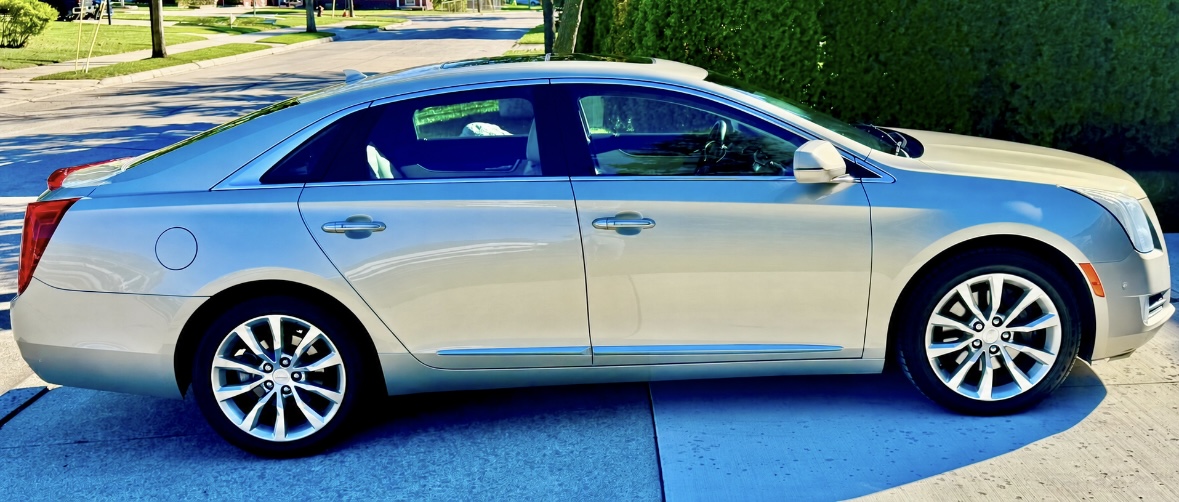 Used 2016 Cadillac XTS Luxury w/ Driver Awareness Package FWD image 1