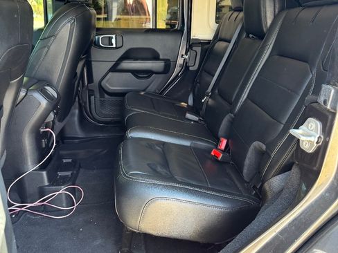 Used 2021 Jeep Wrangler Unlimited Sahara AWD/4WD image 10